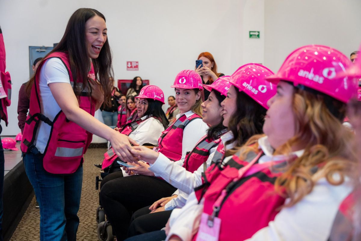 Cascos-Rosas-impulsa-la-inclusion-de-mujeres-en-el-sector-hidrico-hay-actividades-en-Tecate-Baja-California
