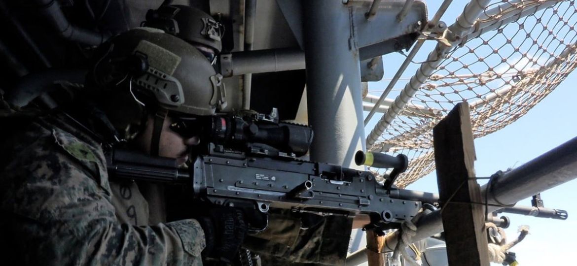 EE.-UU.-despliega-el-buque-anfibio-USS-Tripoli-y-miles-de-marines-hacia-el-Medio-Oriente-ante-la-guerra-con-Iran