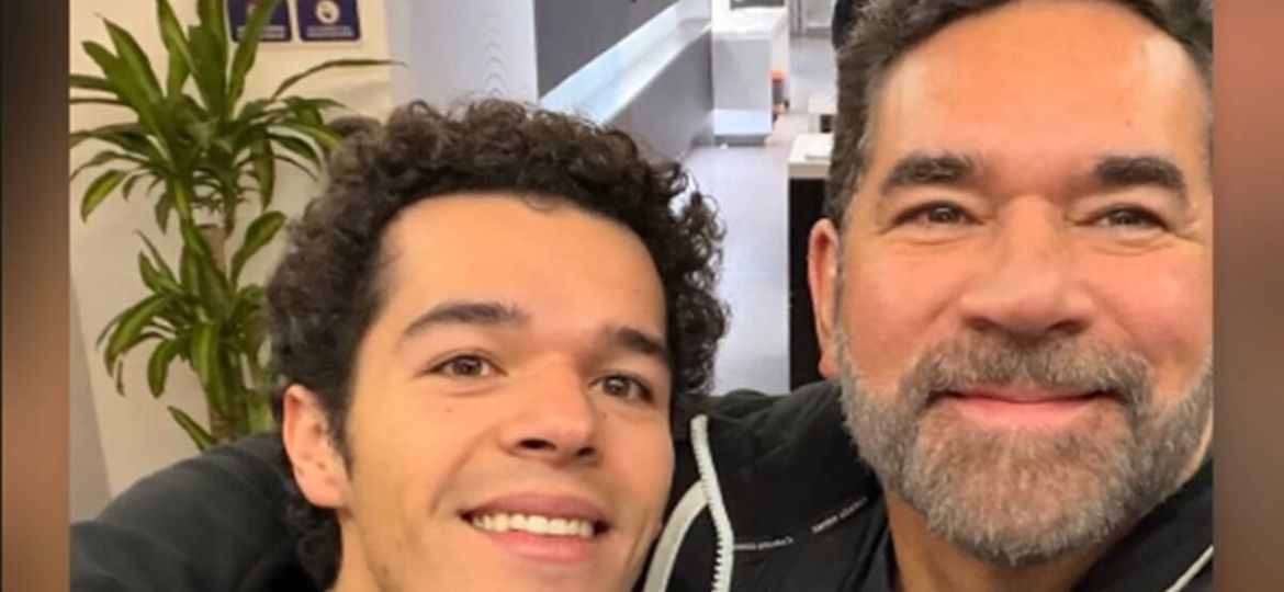 Eduardo-Santamarina-y-su-hijo-Eduardo-Zucchi-se-encuentran-en-Televisa-antes-del-debut-del-joven-en-El-Renacer-de-Luna