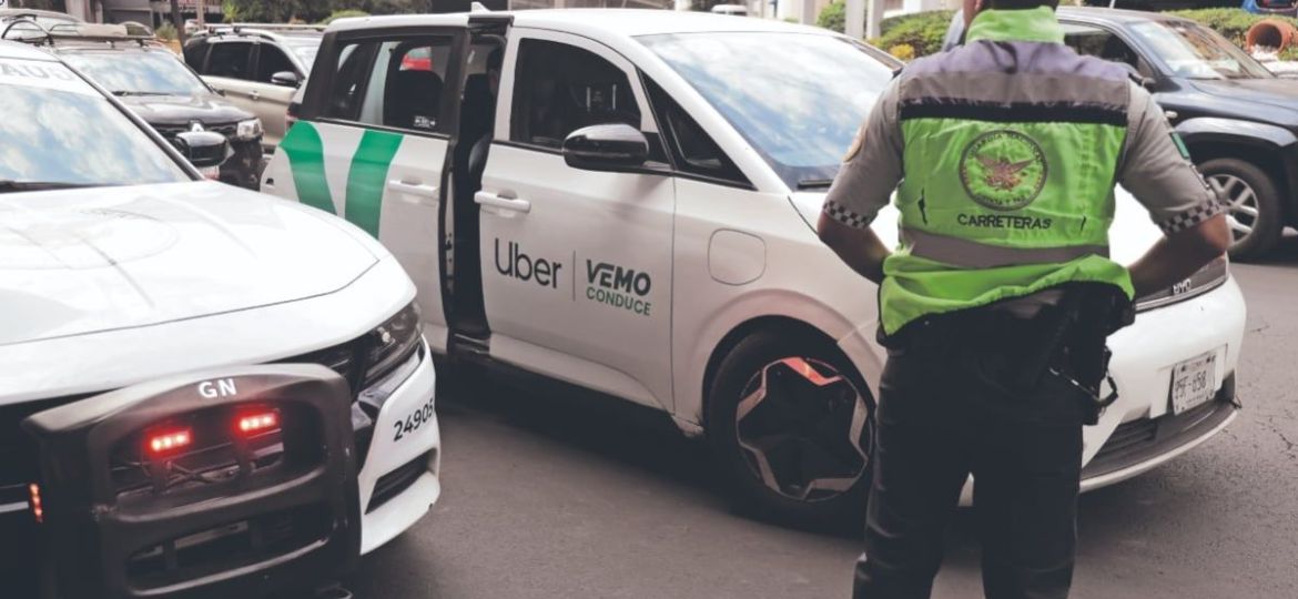 Obstaculos-legales-y-operativos-impiden-a-Uber-DiDi-e-inDrive-operar-dentro-de-aeropuertos-mexicanos-antes-del-Mundial-2026