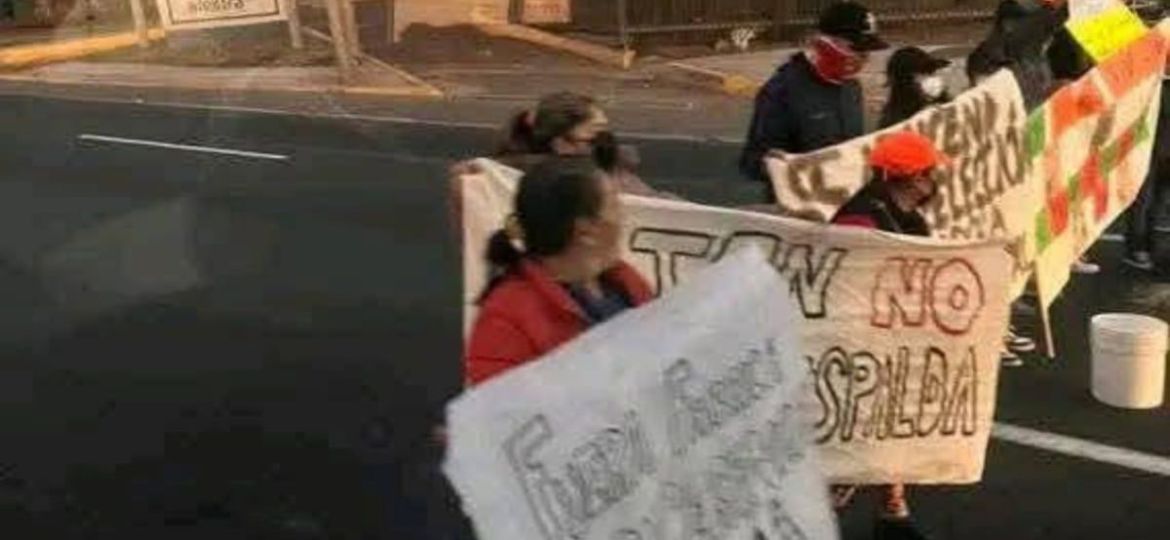 Bloqueo-en-la-Mexico–Pachuca-por-denuncia-de-contaminacion-y-falta-de-agua-en-Rustica-Xalostoc