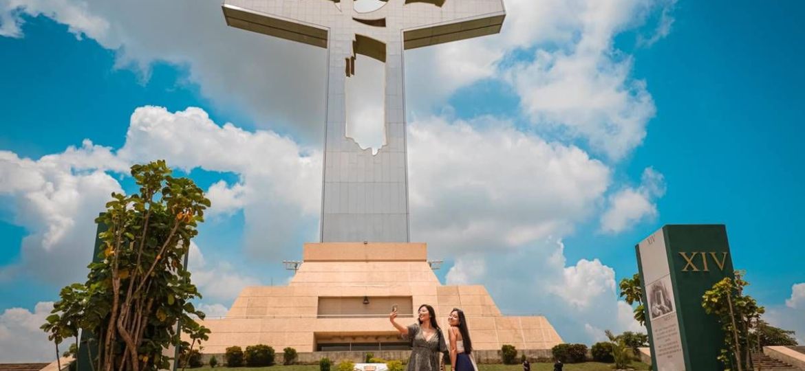 En-la-cima-de-Copoya-el-Glorioso-Cristo-de-Chiapas-y-su-mirada-sobre-Tuxtla