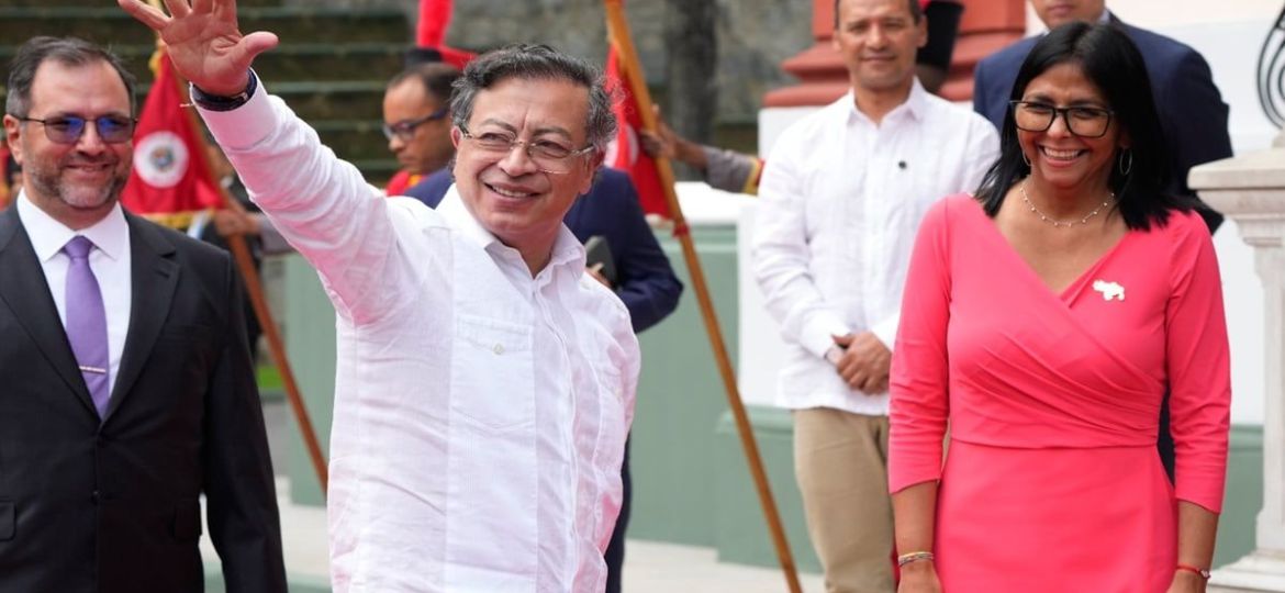 Gustavo-Petro-se-reune-con-Delcy-Rodriguez-en-Caracas-encuentro-con-foco-en-seguridad-e-inteligencia-fronteriza