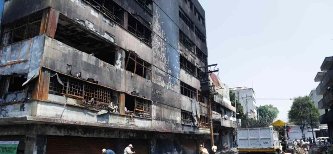 Locatarios-concluyen-labores-de-limpieza-tras-incendio-en-inmediaciones-del-Mercado-de-Sonora