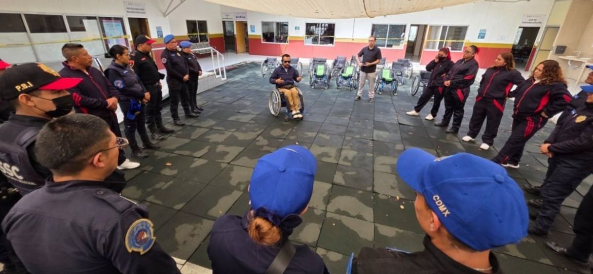 Metro-y-SSC-capacitan-a-policias-en-trato-e-inclusion-para-personas-con-discapacidad