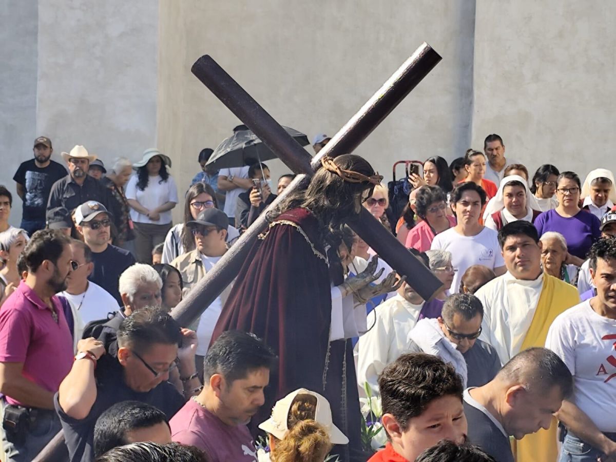 Obispo-de-Cuernavaca-encabeza-Viacrucis-y-pide-a-diputados-no-despenalizar-el-aborto-en-Morelos