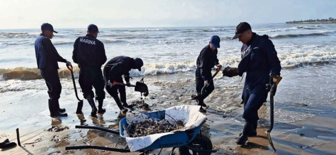 Semar-identifica-a-un-buque-y-a-dos-chapopoteras-como-origenes-del-derrame-en-el-Golfo