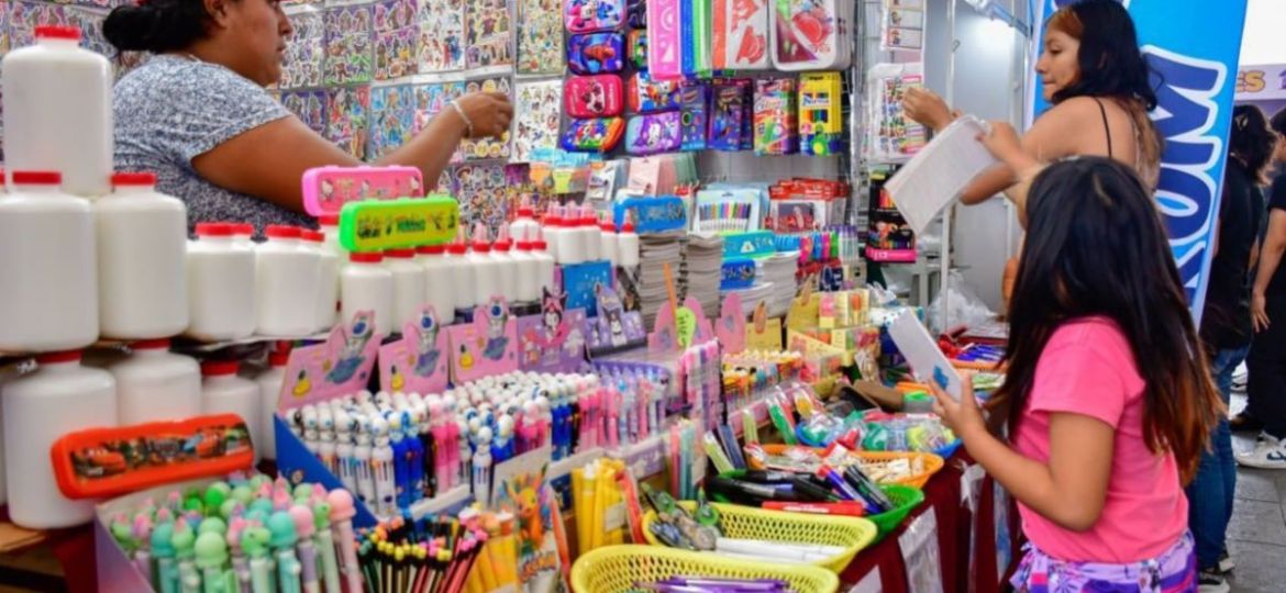 Sheinbaum-lanza-la-Beca-Rita-Cetina-2500-pesos-anuales-para-utiles-y-uniformes-en-primarias-publicas