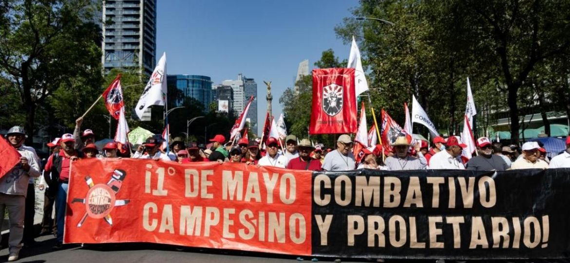 CNTE-marcha-al-Zocalo-de-la-CDMX-este-1-de-mayo-exige-abrogacion-de-la-Ley-del-ISSSTE-y-advierte-huelga
