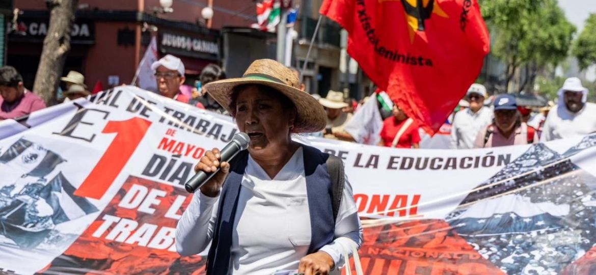 CNTE-marcha-al-Zocalo-y-entrega-pliego-petitorio-a-la-SEP-en-la-CDMX