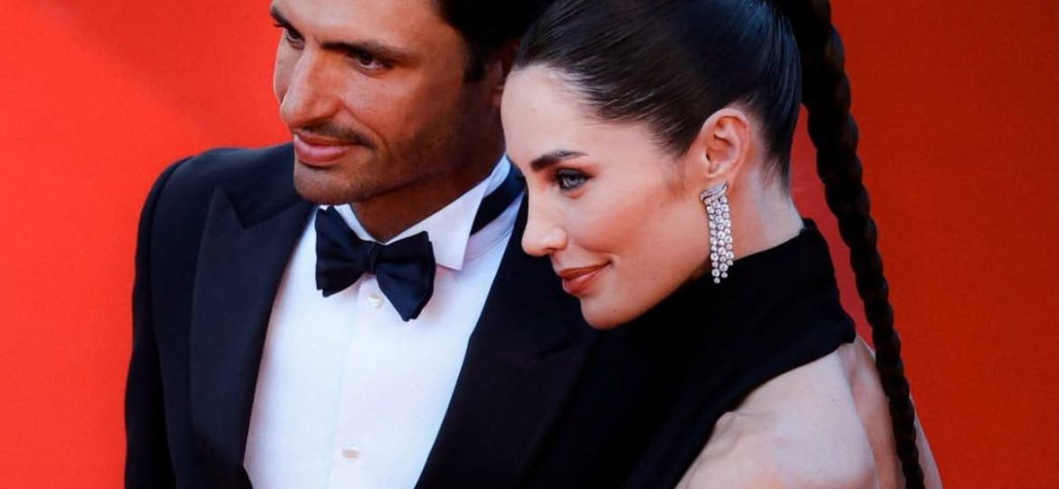 Carlos-Sainz-y-Rebecca-Donaldson-brillan-en-la-apertura-de-Cannes-2026