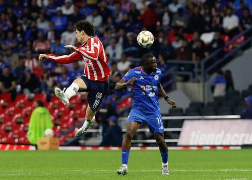 Cruz-Azul-y-Chivas-empatan-2-2-en-la-ida-de-semifinales-Azteca-se-despide-antes-del-Mundial