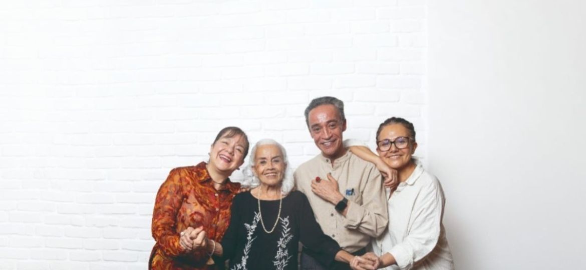 Dia-de-las-madres-Evangelina-Martinez-recuerda-su-maternidad-y-su-carrera