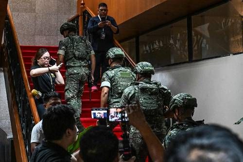 Disparos-en-el-Senado-de-Filipinas-durante-intento-de-detener-al-senador-Ronald-Bato-dela-Rosa