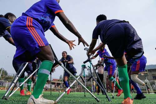 Futbolistas-amputadas-en-Ruanda-encuentran-sanacion-y-comunidad