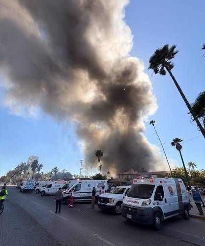 Incendio-en-Plaza-Fiesta-Las-Palmas-de-Los-Mochis-deja-al-menos-cinco-muertos-y-decenas-intoxicados