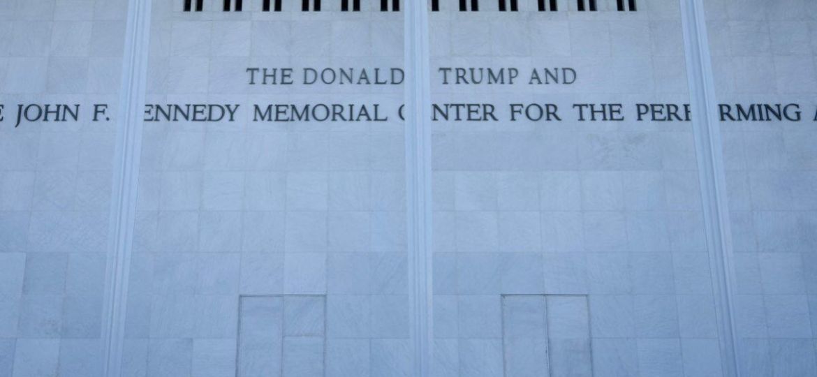 Juez-ordena-retirar-el-nombre-de-Trump-del-Kennedy-Center-y-bloquea-su-cierre