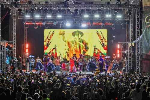 Lila-Downs-ofrecio-concierto-gratuito-en-la-Utopia-Ceylan-de-Azcapotzalco