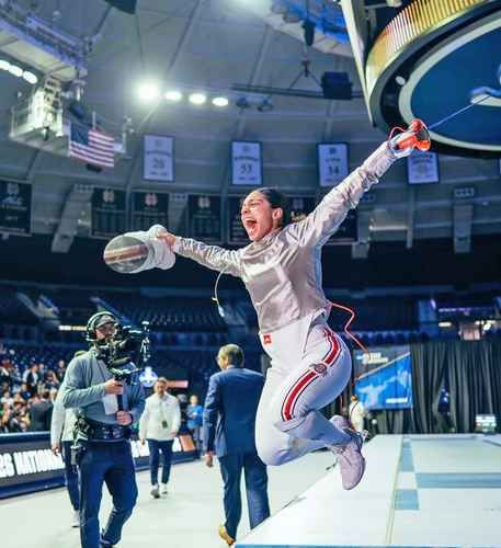 Natalia-Botello-se-corona-campeona-de-sable-en-la-NCAA-2026