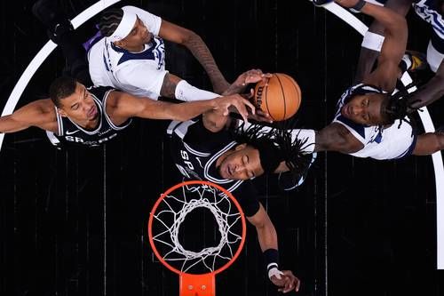Spurs-eliminan-a-los-Timberwolves-y-avanzan-a-la-final-de-la-Conferencia-Oeste