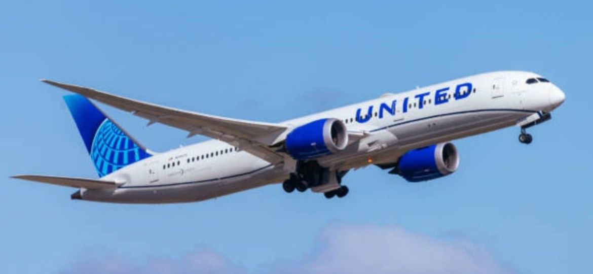 United-regresa-a-Newark-por-alerta-de-dispositivo-Bluetooth