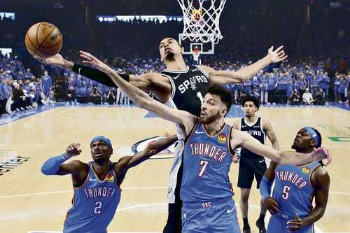 Wembanyama-41-y-24-Spurs-vencen-al-Thunder-122-115-en-doble-prorroga-y-se-llevan-el-Juego-1