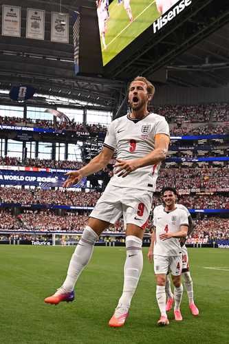 Inglaterra-vence-4-2-a-Croacia-Kane-anota-un-doblete-y-empata-el-record-de-Lineker