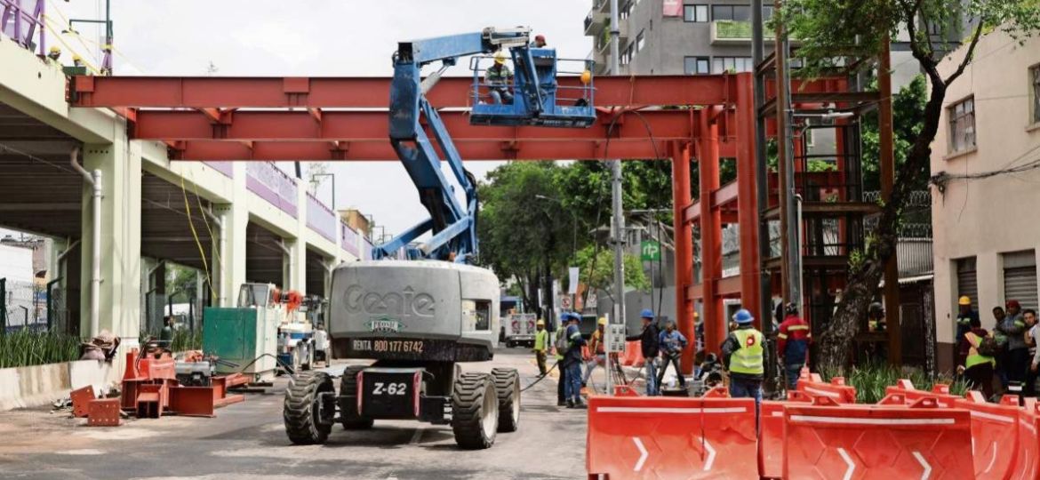 Instalan-puente-para-acceder-al-Parque-Elevado-en-Calzada-de-Tlalpan
