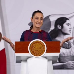 Sheinbaum-critica-a-Salinas-Pliego-tras-comparacion-entre-Olinia-e-Italika